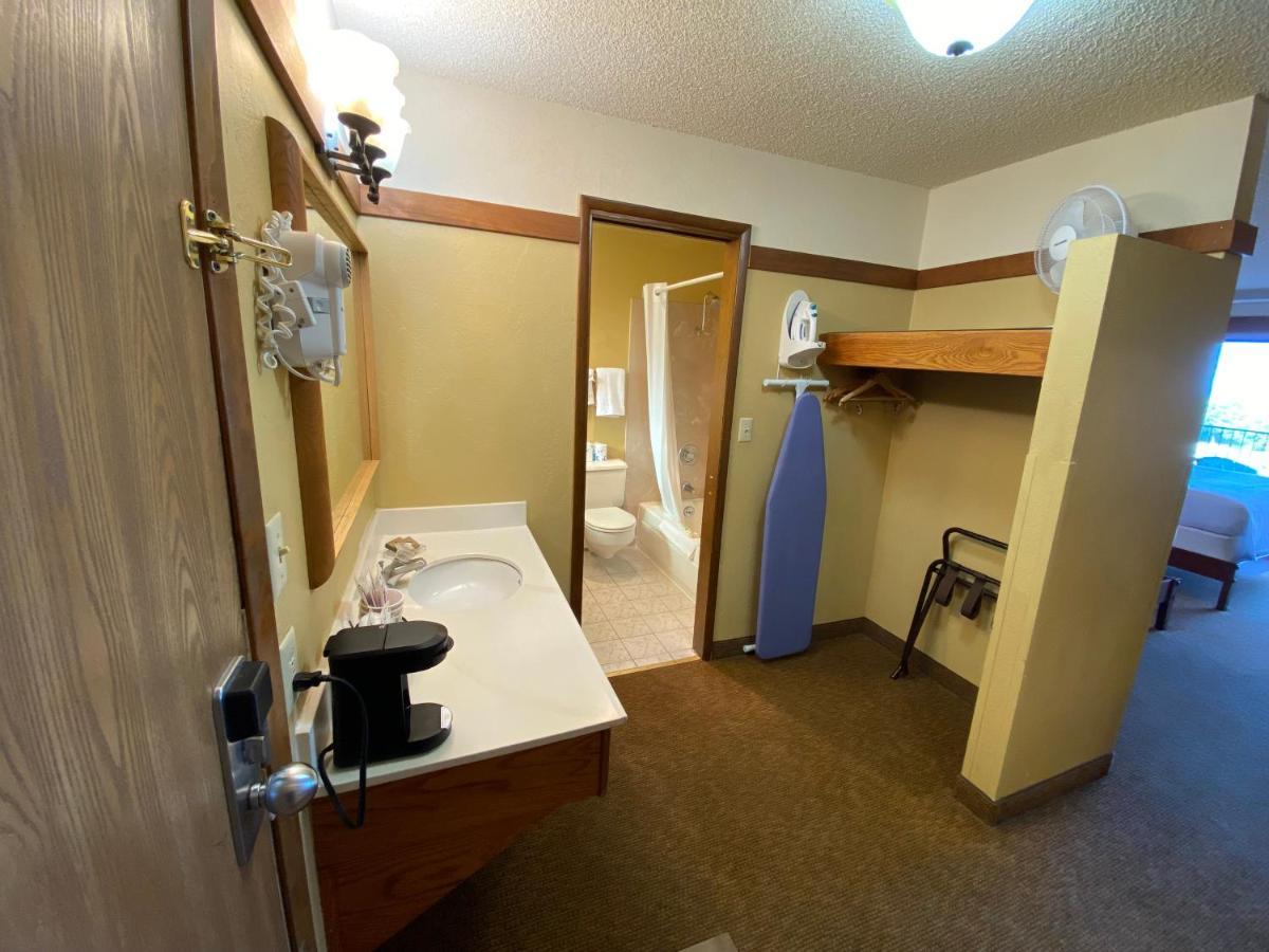 Beachcombers Inn โกลด์บีช ภายนอก รูปภาพ